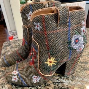 Indigo Rd. Junk Fashion Boots